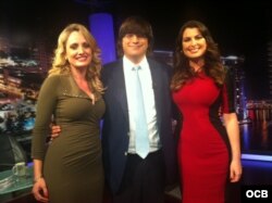 En Mega TV, Jaime Bayly con Vanessa Ruiz y Karen Caballero